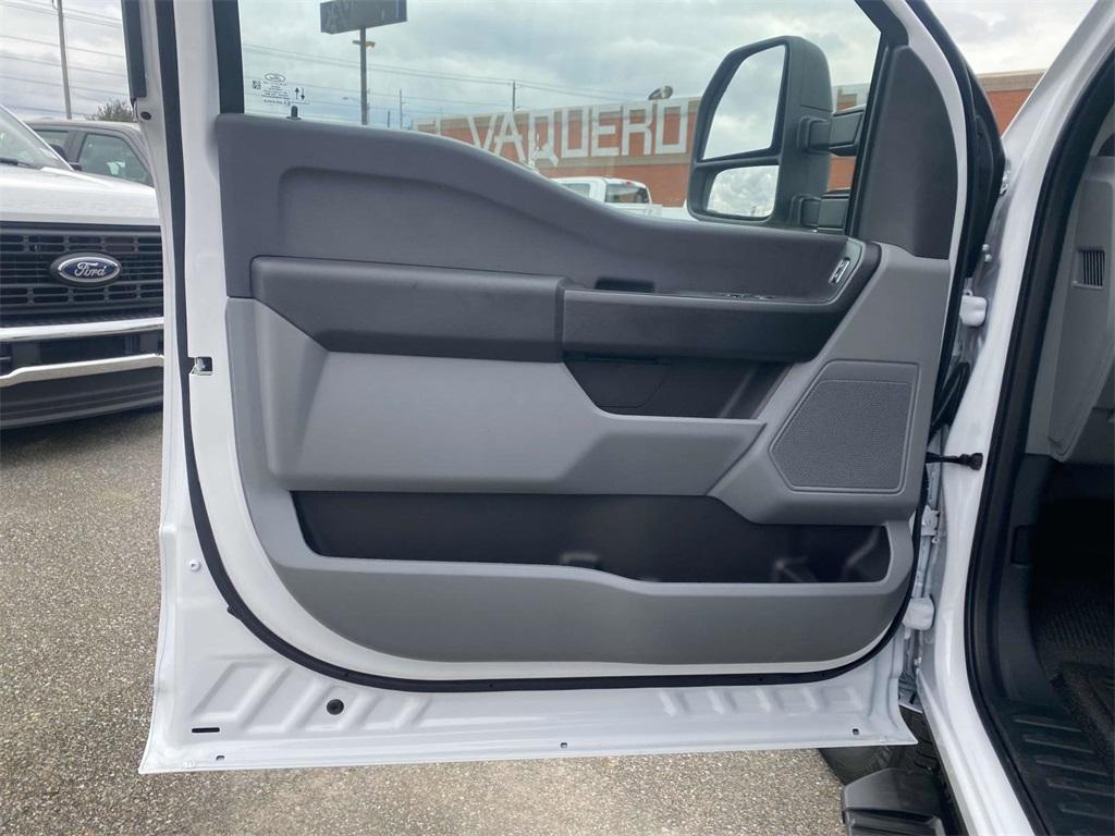 new 2024 Ford F-250 car, priced at $37,395