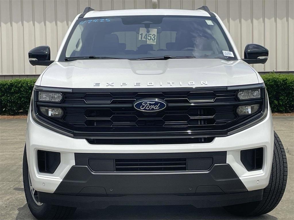 new 2025 Ford Expedition Max car, priced at $70,405