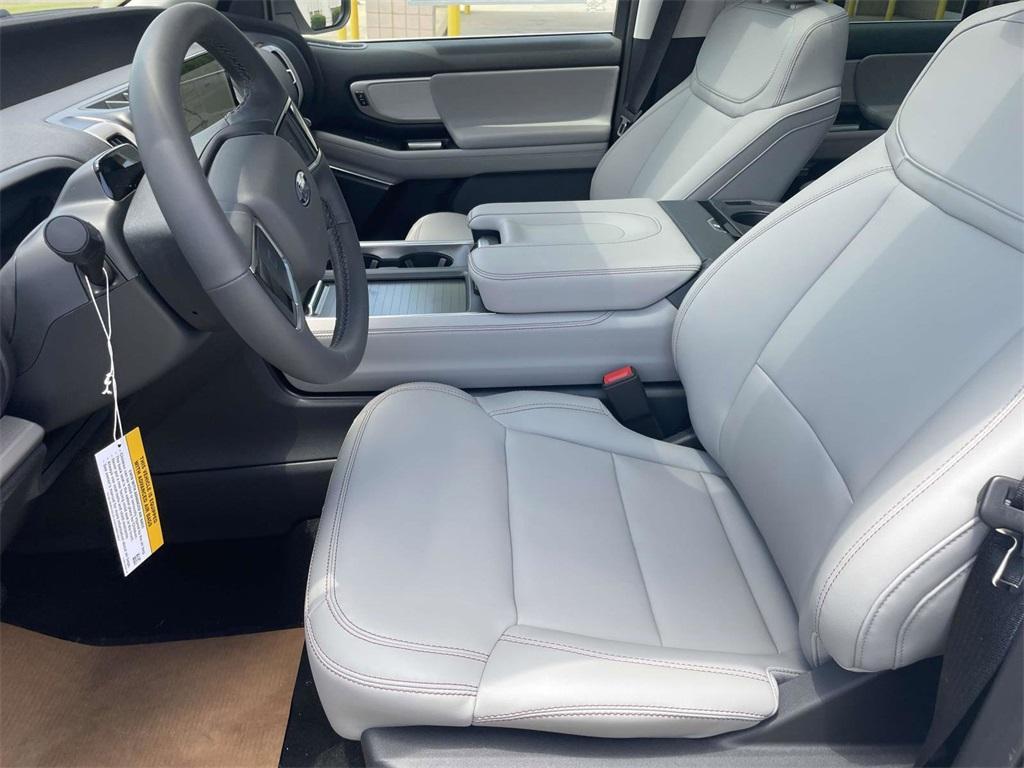 new 2025 Ford Expedition Max car, priced at $70,405