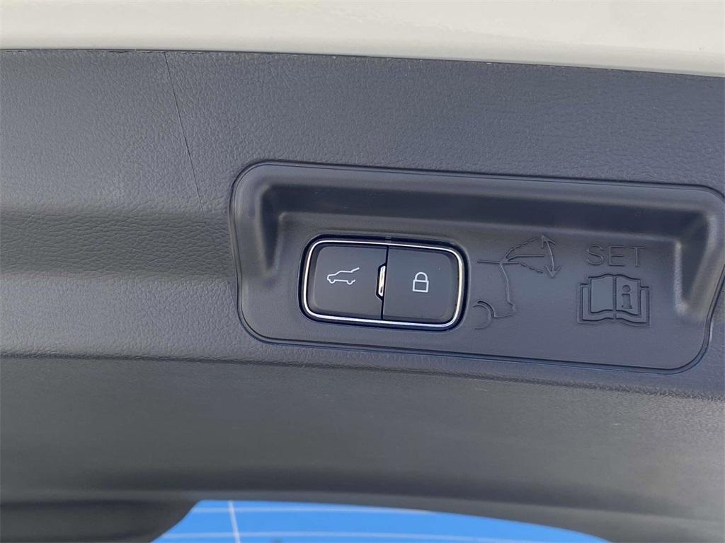 new 2025 Ford Explorer car, priced at $35,672