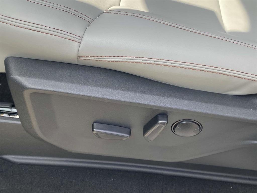 new 2025 Ford Expedition Max car, priced at $69,710