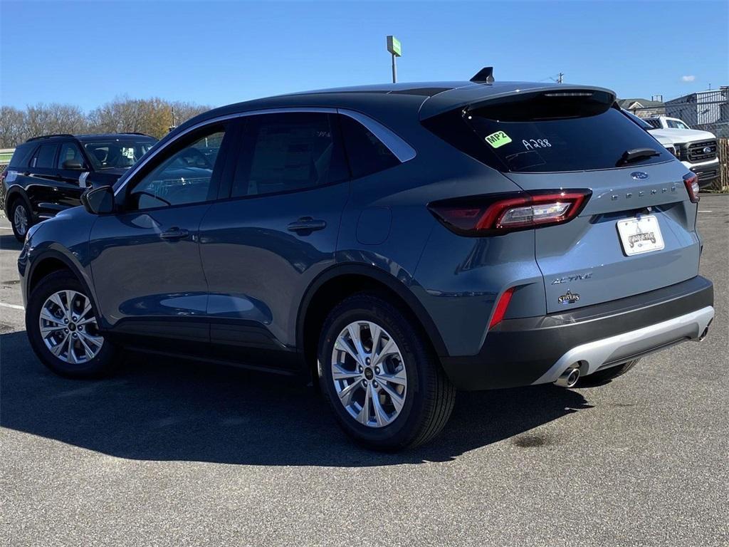 new 2025 Ford Escape car, priced at $27,256
