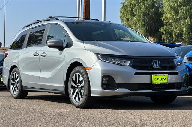 new 2025 Honda Odyssey car, priced at $45,055