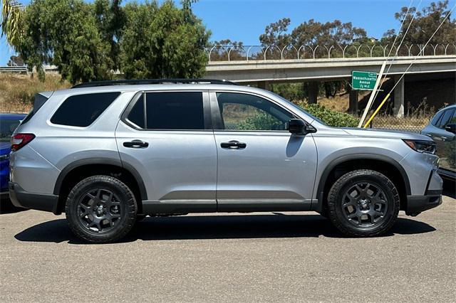 new 2025 Honda Pilot car, priced at $51,275