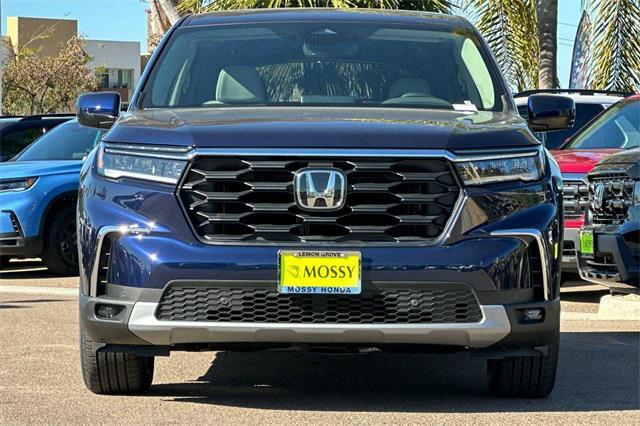 new 2025 Honda Pilot car, priced at $44,595