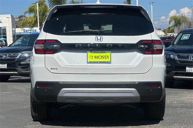 new 2025 Honda Pilot car, priced at $49,650