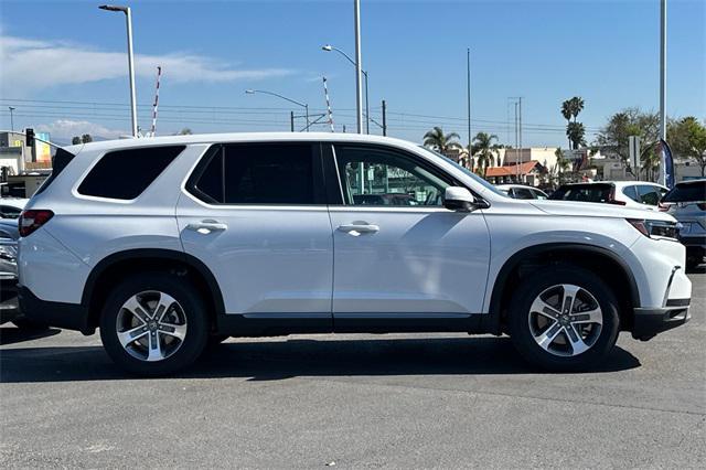 new 2025 Honda Pilot car, priced at $49,650