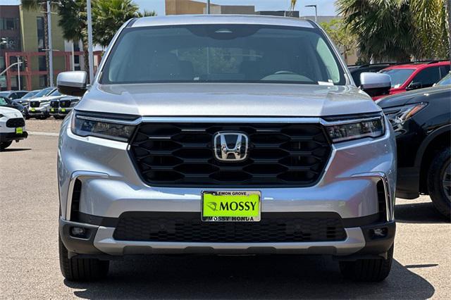 new 2025 Honda Pilot car, priced at $49,195