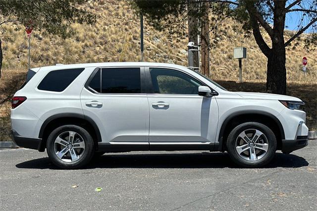 new 2025 Honda Pilot car, priced at $47,900