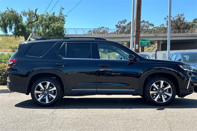 new 2025 Honda Pilot car, priced at $54,530