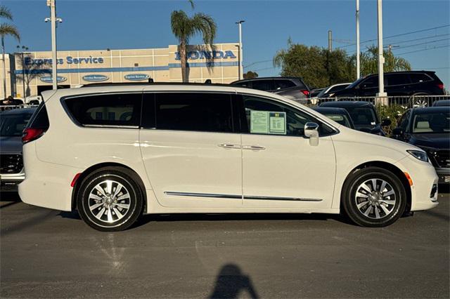 used 2022 Chrysler Pacifica Hybrid car, priced at $31,599