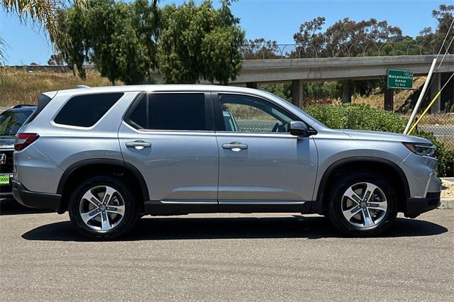 new 2025 Honda Pilot car, priced at $45,625