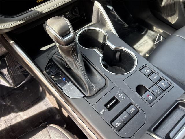 used 2023 Toyota Highlander car, priced at $39,900