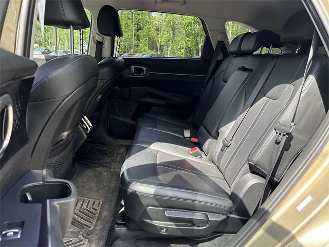used 2021 Kia Sorento car, priced at $21,242