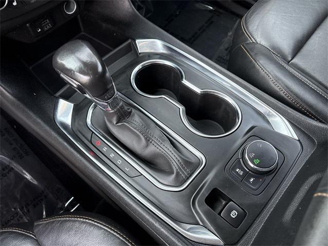 used 2021 Chevrolet Traverse car, priced at $27,211