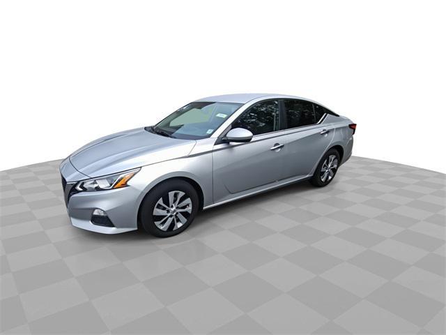 used 2019 Nissan Altima car, priced at $13,900