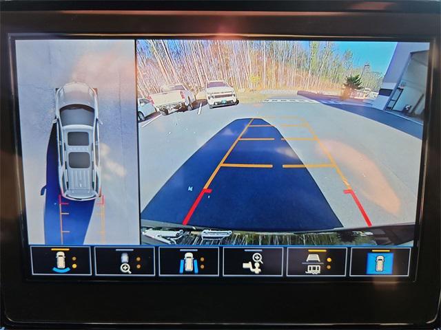 used 2023 Chevrolet Traverse car, priced at $28,800