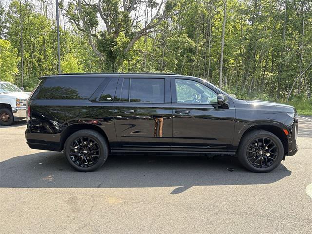 used 2022 Cadillac Escalade ESV car, priced at $60,999