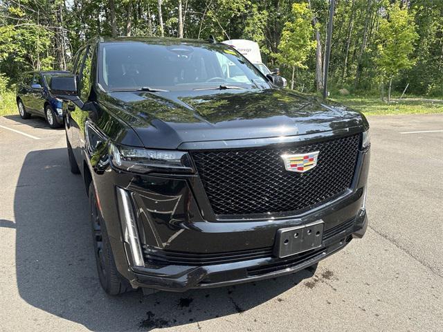 used 2022 Cadillac Escalade ESV car, priced at $60,999