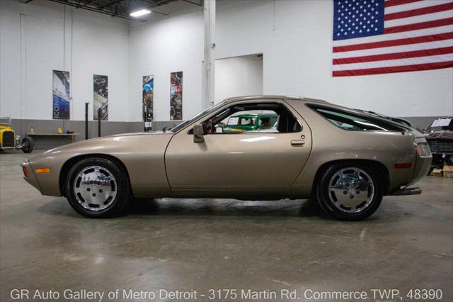 used 1982 Porsche 928 car, priced at $13,900