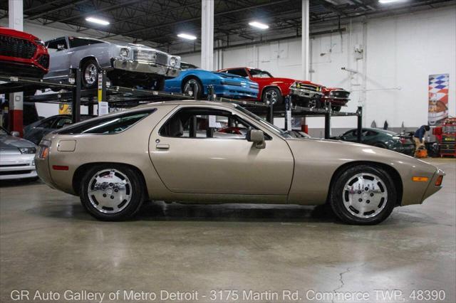 used 1982 Porsche 928 car, priced at $13,900