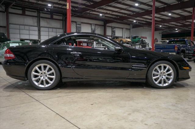 used 2007 Mercedes-Benz SL-Class car, priced at $29,400