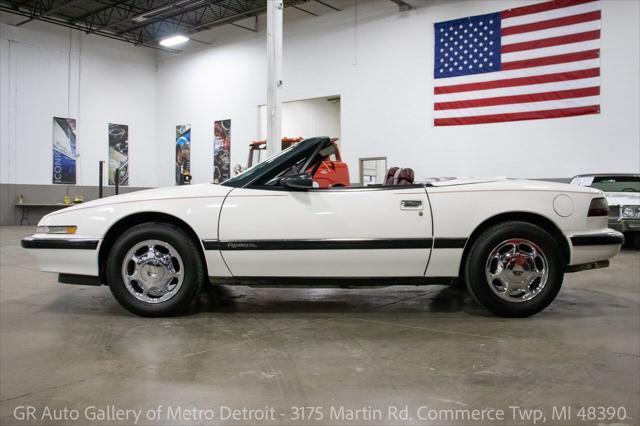 used 1990 Buick Reatta car, priced at $11,900