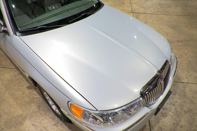 used 1998 Lincoln Town Car car, priced at $6,400
