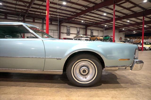 used 1973 Lincoln Continental car, priced at $15,900