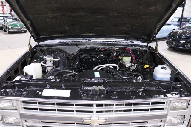 used 1986 Chevrolet Suburban car, priced at $23,900