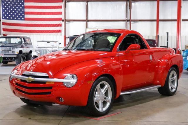 used 2004 Chevrolet SSR car, priced at $29,900