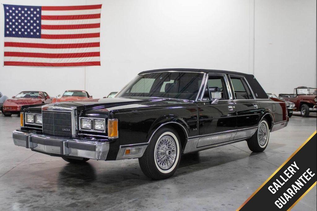 used 1989 Lincoln Town Car car, priced at $29,900