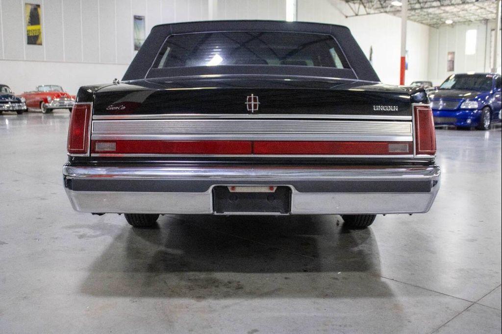 used 1989 Lincoln Town Car car, priced at $29,900