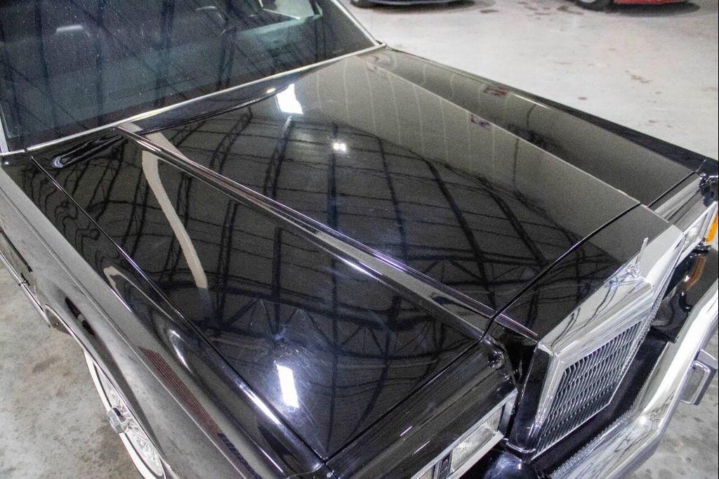 used 1989 Lincoln Town Car car, priced at $29,900