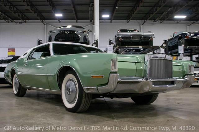 used 1972 Lincoln Continental car, priced at $11,900