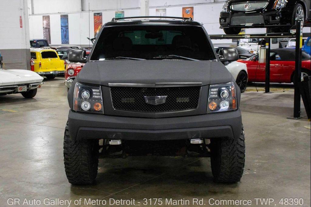 used 2002 Cadillac Escalade EXT car, priced at $16,900