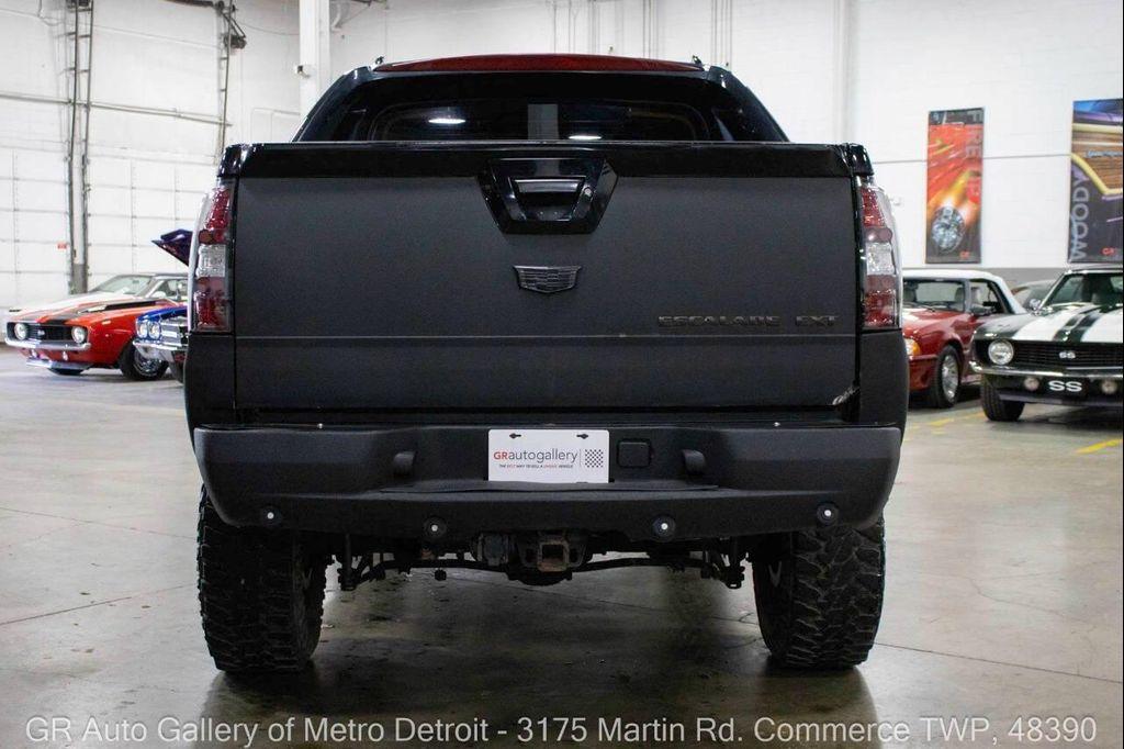 used 2002 Cadillac Escalade EXT car, priced at $16,900