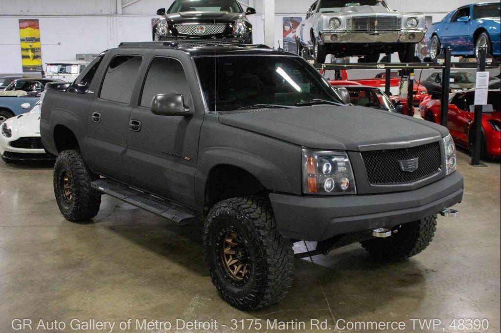 used 2002 Cadillac Escalade EXT car, priced at $16,900