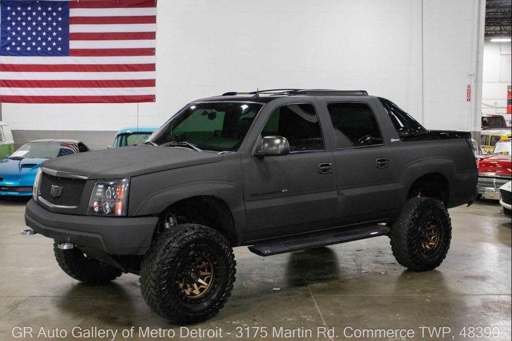 used 2002 Cadillac Escalade EXT car, priced at $16,900
