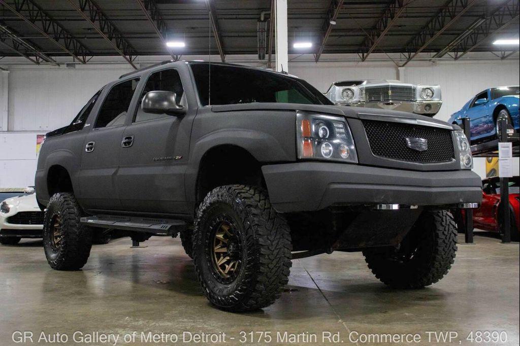 used 2002 Cadillac Escalade EXT car, priced at $16,900