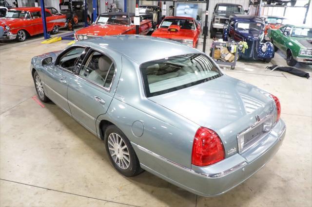 used 2003 Lincoln Town Car car, priced at $13,900