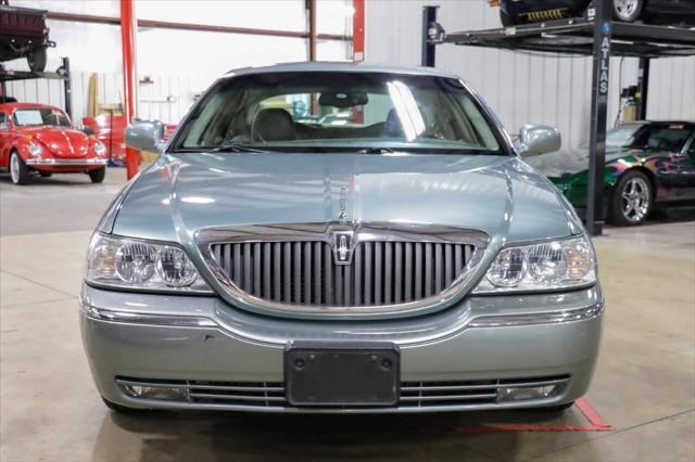 used 2003 Lincoln Town Car car, priced at $13,900