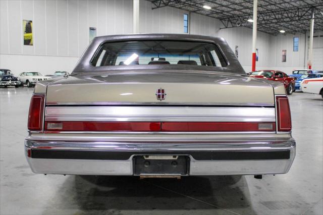 used 1988 Lincoln Town Car car, priced at $14,900