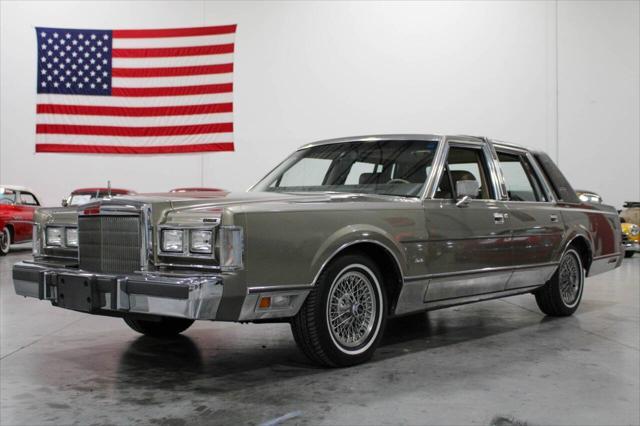 used 1988 Lincoln Town Car car, priced at $14,900