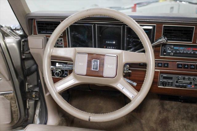 used 1988 Lincoln Town Car car, priced at $14,900