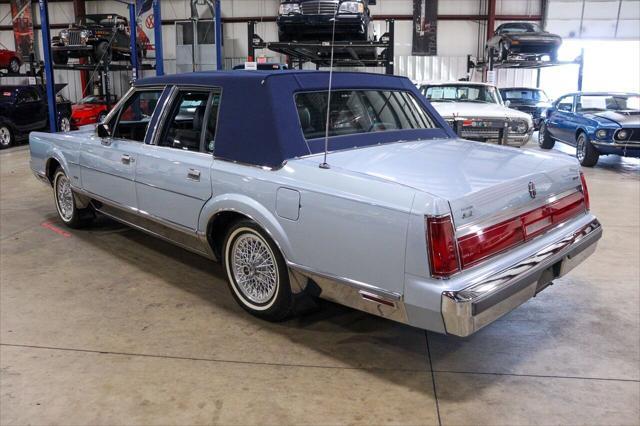 used 1986 Lincoln Town Car car, priced at $14,900