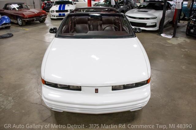 used 1993 Oldsmobile Cutlass Supreme car, priced at $12,900