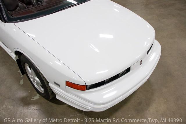 used 1993 Oldsmobile Cutlass Supreme car, priced at $12,900