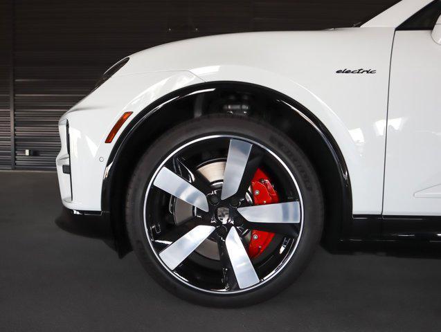 new 2025 Porsche Macan car, priced at $127,585