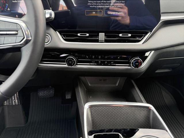 new 2025 Chevrolet Equinox car, priced at $28,031